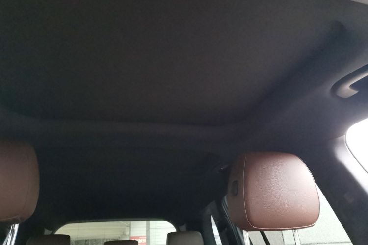 奔驰GLB 2020款 改款 GLB 200 动感型中控内饰22