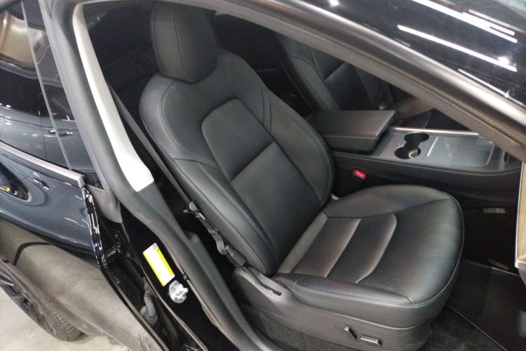 特斯拉 Model Y 2022款 改款 后轮驱动版局部细节41