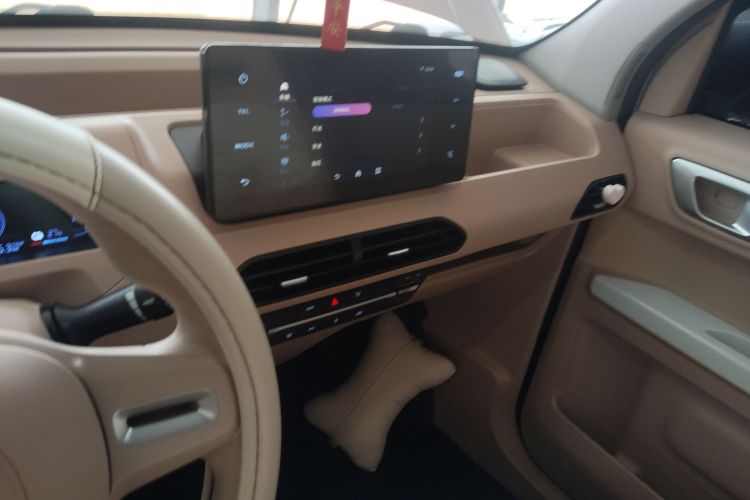 吉利银河 2024款 熊猫mini 200km 龙腾版中控内饰16