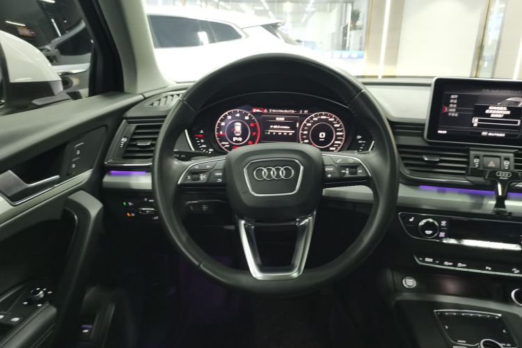 奥迪Q5L 2020款 40 TFSI 荣享时尚型中控内饰13
