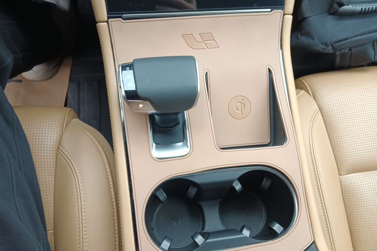 理想汽车 理想ONE 2021款 增程6座版中控内饰18