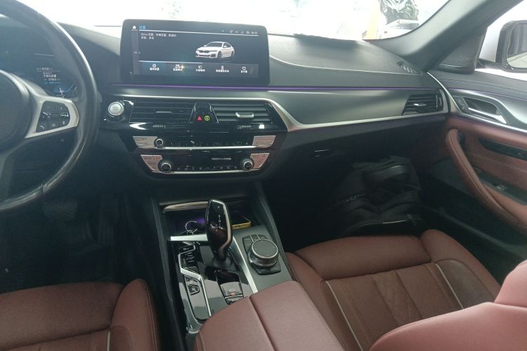 宝马5系新能源 2021款 535Le 先锋版M运动套装局部细节16