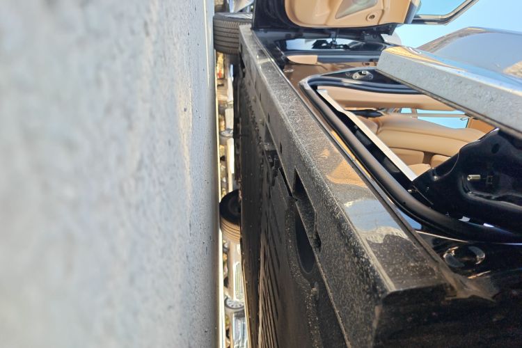 岚图汽车 岚图梦想家 2025款 PHEV 四驱尊贵鲲鹏版局部细节9002