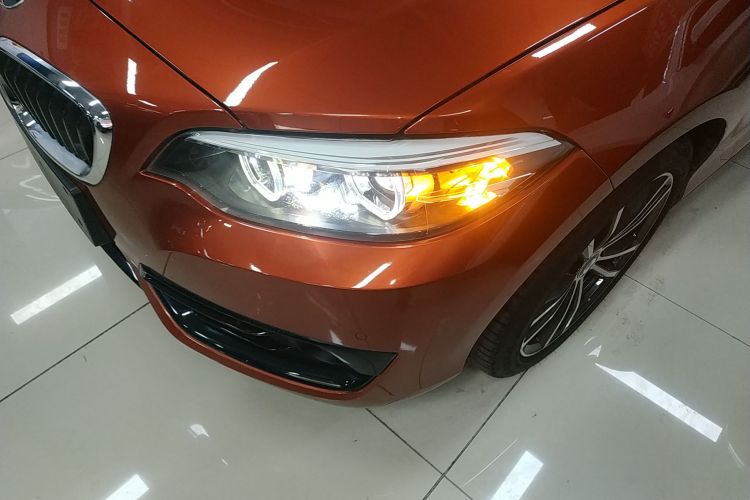 宝马2系(进口) 2018款 220i 敞篷轿跑车 运动设计套装局部细节36