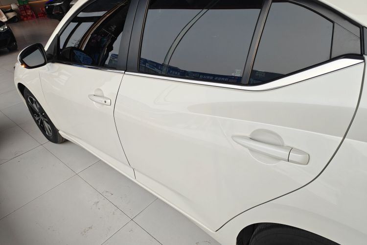 日产 轩逸 2020款 1.6L XL CVT悦享版车身外观4