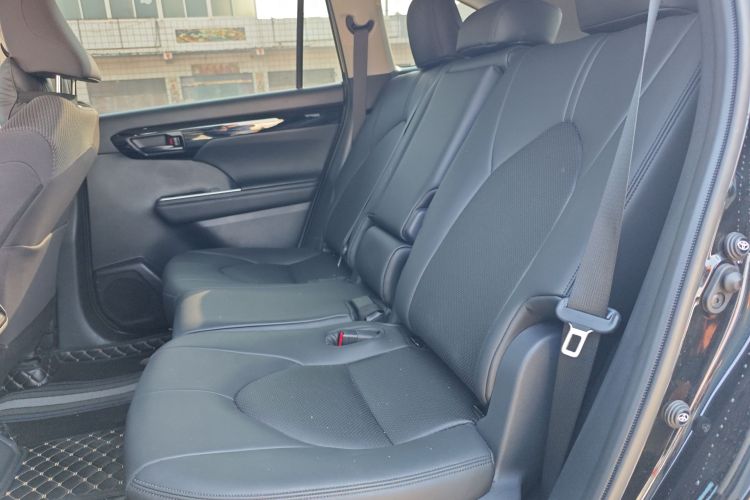 丰田 汉兰达 2024款 2.5L智能电混双擎两驱精英版 5座中控内饰21