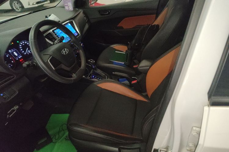 现代 悦纳RV 2017款 1.4L 自动活力版SPORT 国V局部细节19