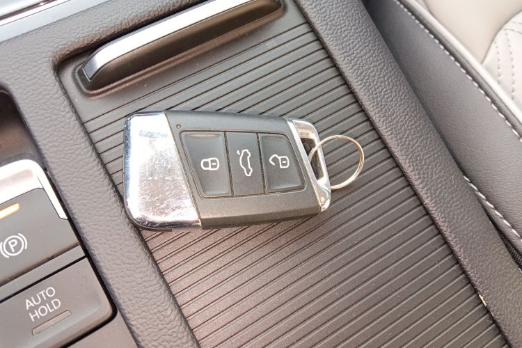 大众 迈腾 2023款 200万辆纪念版 330TSI DSG领先型中控内饰11