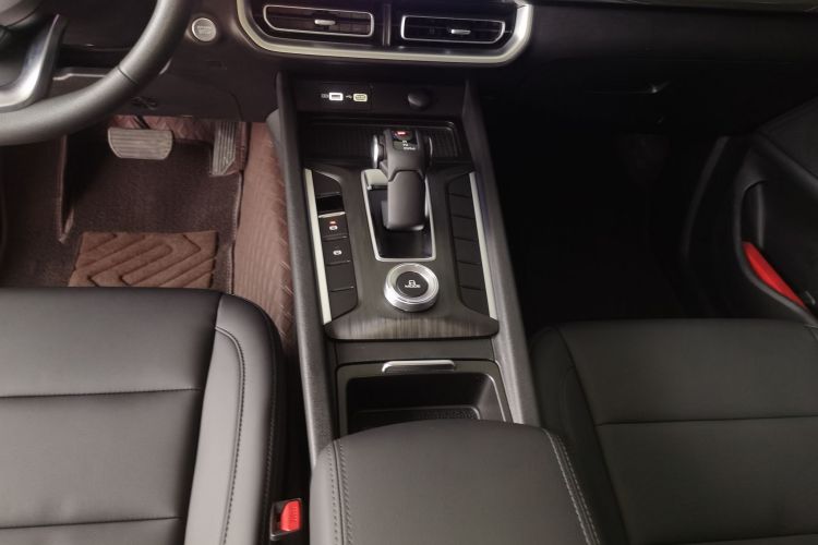 长城 炮 2023款 2.0T商用版自动柴油两驱精英型长箱GW4D20M局部细节18