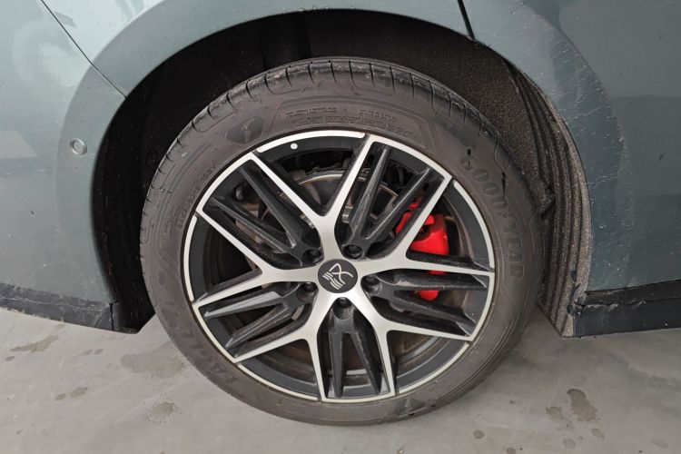 比亚迪 汉L 2025款 DM-p 四驱激光雷达旗舰型车身外观6002