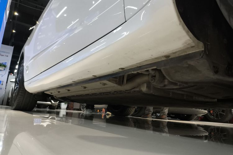 鸿蒙智行 问界M5 2022款 增程四驱至臻版局部细节9001