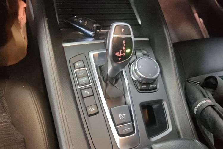 宝马X6 2015款 xDrive35i 领先型中控内饰18