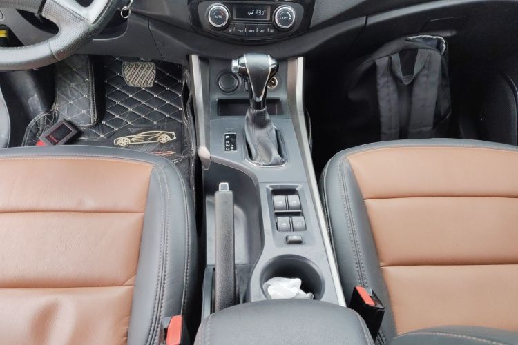 海马S5 2015款 1.5T CVT豪华型中控内饰18