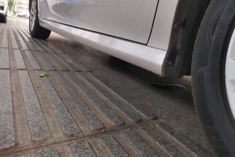 丰田 凯美瑞 2018款 2.0G 豪华版机舱底盘29