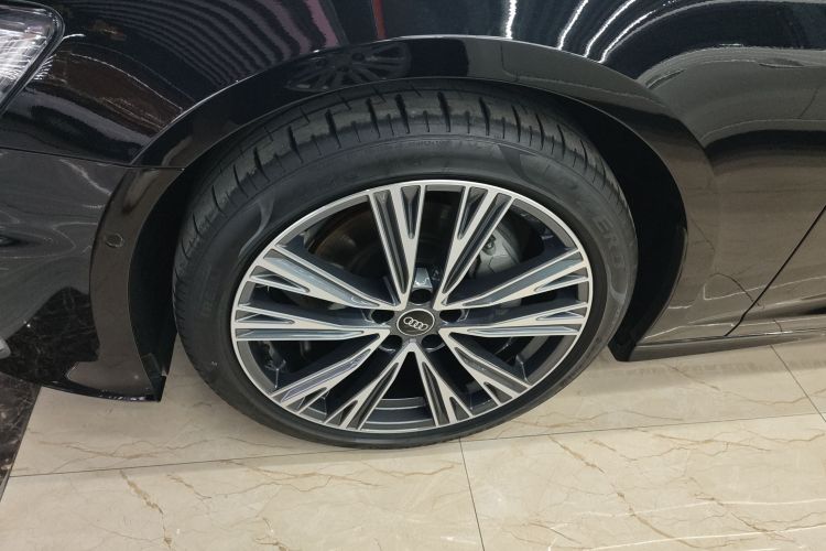 奥迪A6L 2024款 45 TFSI quattro 臻选动感型车身外观6001