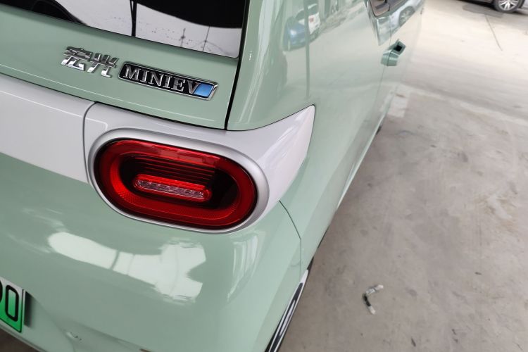 五菱汽车 宏光MINIEV 2024款 第三代 215km 青春版车身外观9