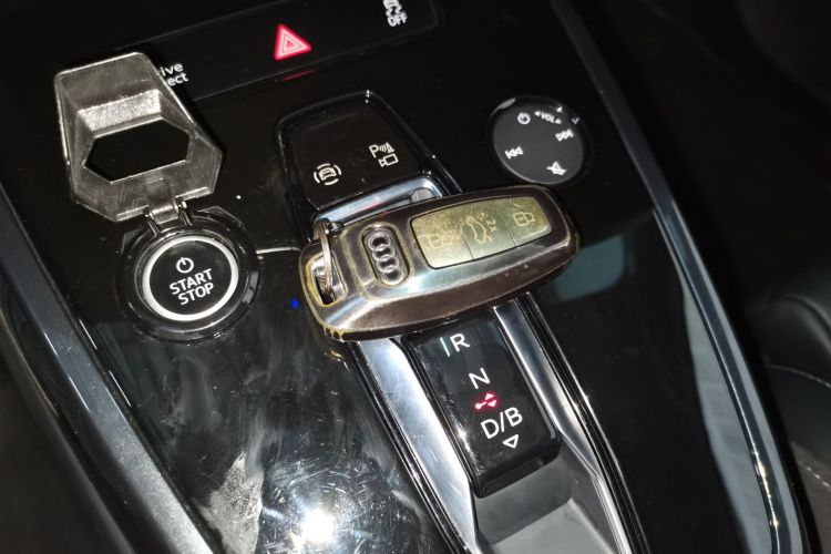 奥迪Q4 e-tron 2024款 40 e-tron 创境版中控内饰11