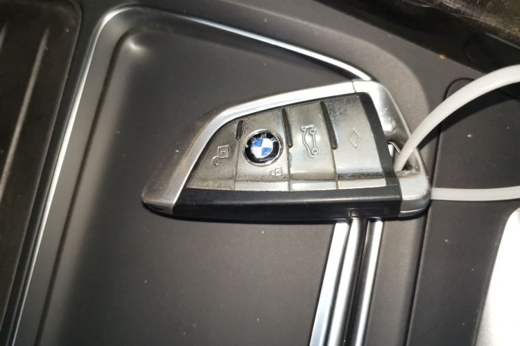 宝马3系 2017款 330Li M运动型中控内饰11