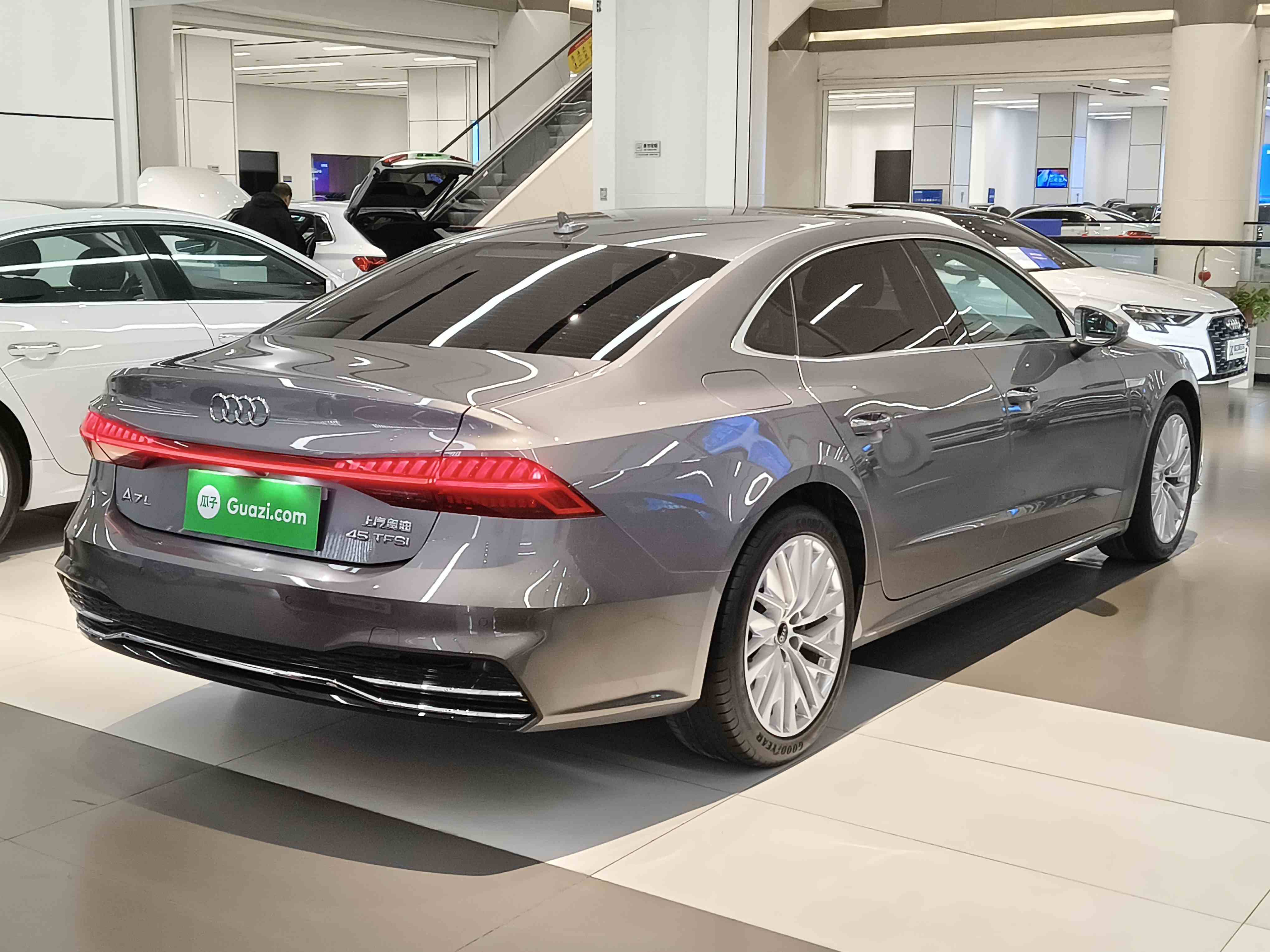 奥迪A7L 2024款 45TFSI S-line 筑梦型 流晶套装(4)
