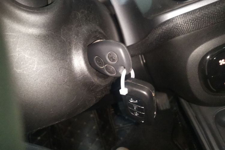 smart forfour 2018款 0.9T 66千瓦先锋版中控内饰11