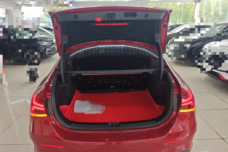 奔驰A级 2020款 改款 A 200 L 运动轿车时尚型局部细节23