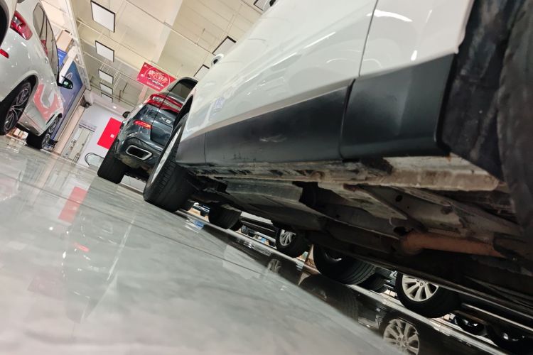 捷豹F-PACE 2018款 2.0T 两驱都市尊享版局部细节9001