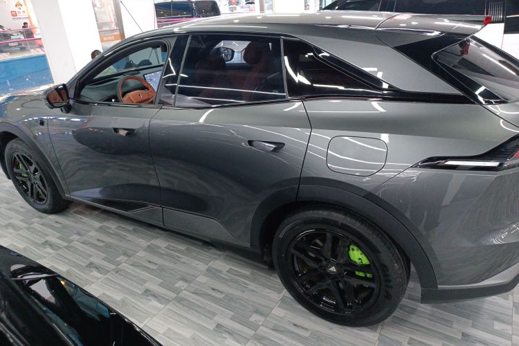 深蓝汽车 深蓝S07 2023款 520Max纯电版车身外观4