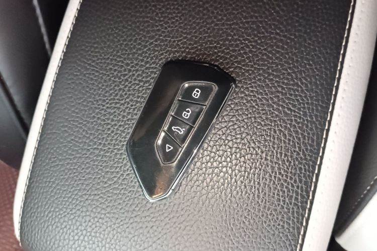 观致5 2018款 1.6T 自动尊贵型中控内饰11