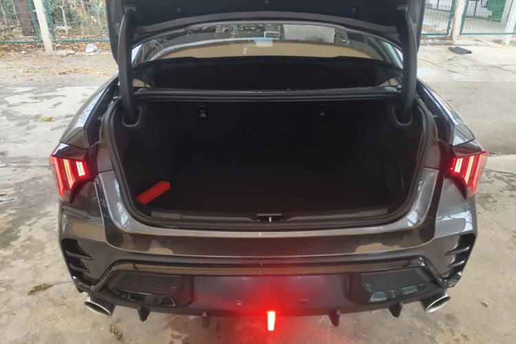 领克03 2023款 2.0TD DCT劲Pro机舱底盘23