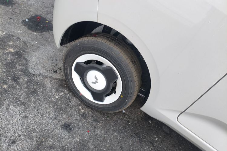 五菱汽车 宏光MINIEV 2024款 第三代 215km 青春版车身外观6008