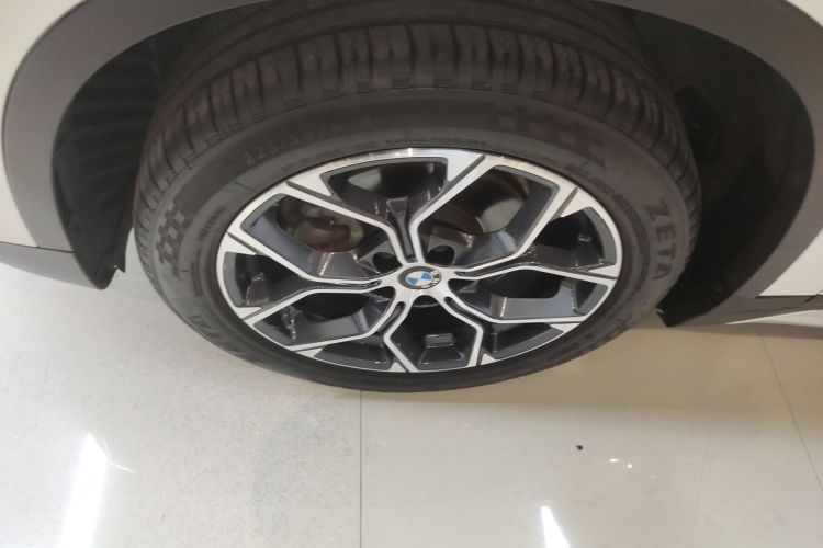 宝马X1 2021款 sDrive20Li 尊享型车身外观6007