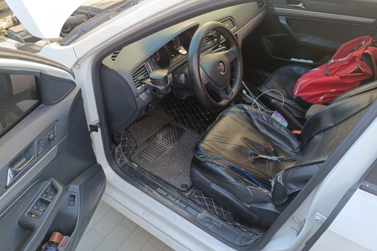 大众 朗逸 2017款 1.6L 自动风尚版中控内饰20