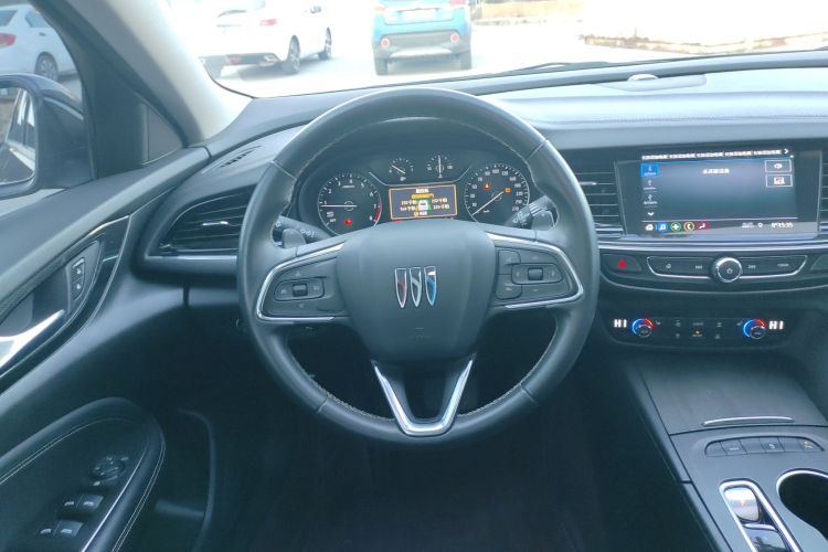 别克 君威 2024款 25T 超享版中控内饰13