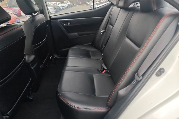 丰田 雷凌 2014款 1.6G 手动精英版中控内饰21