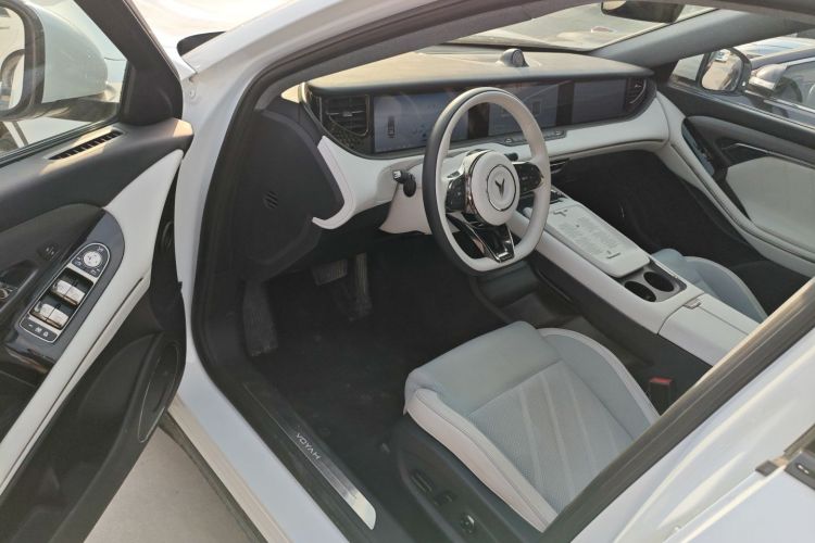 岚图汽车 岚图FREE 2025款 318 318km 后驱环游版中控内饰7003