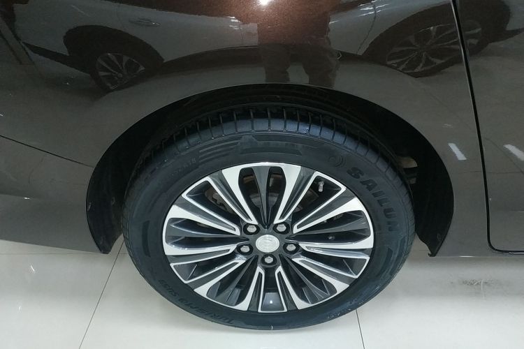 别克GL8 2021款 ES陆尊 653T 豪华型车身外观56