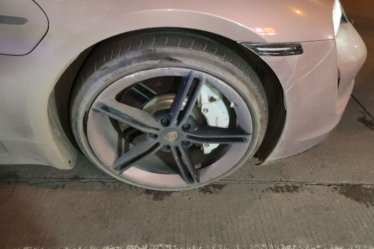 保时捷 2022款 Taycan车身外观10