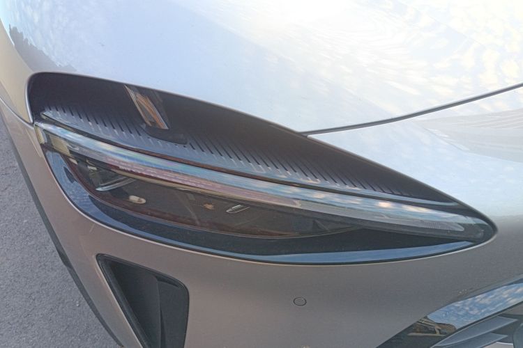 小米汽车 小米YU7 2025款 超长续航四驱Pro版车身外观8