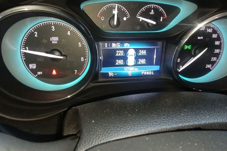 别克 昂科威 2017款 20T 两驱领先型中控内饰15