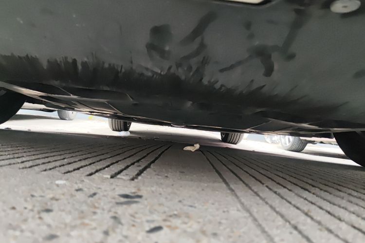 玛莎拉蒂 Ghibli 2014款 3.0T 标准版局部细节9008