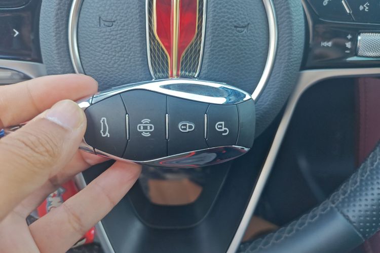 红旗H5 2024款 1.5T DCT智联旗韵版中控内饰11