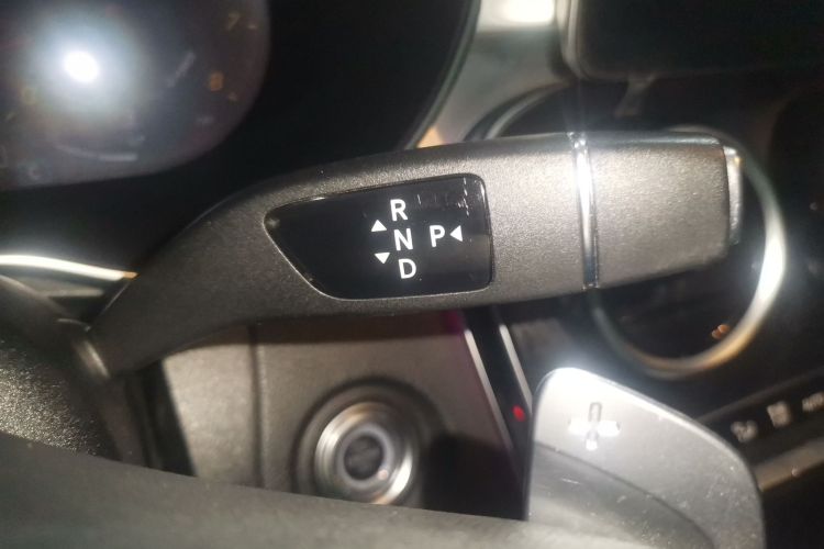 奔驰C级 2020款 改款 C 200 L 时尚型运动版局部细节18