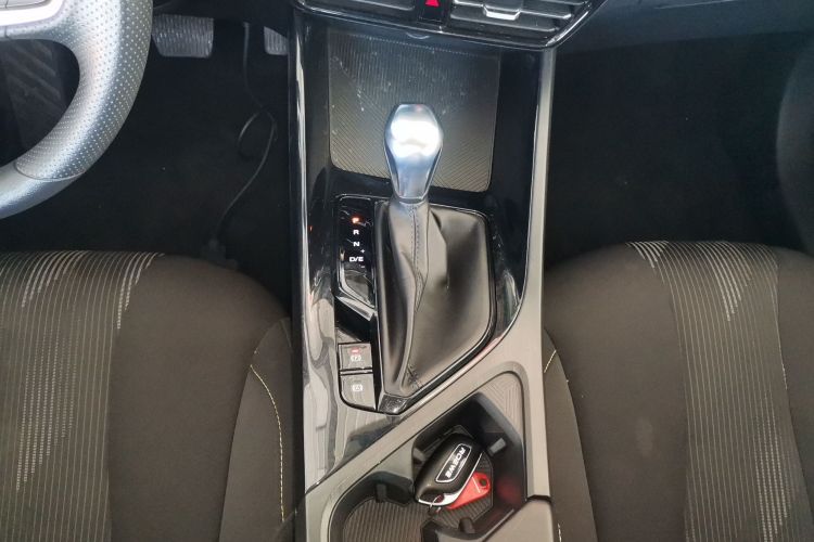 荣威i5 2021款 1.5L CVT铂金版中控内饰18