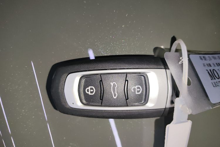 吉利银河 2025款 210km 熊猫骑士中控内饰11