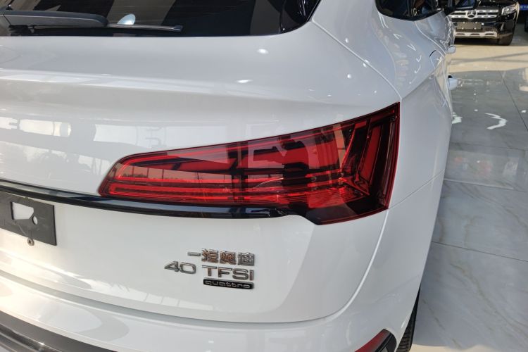 奥迪Q5L 2022款 40T 豪华动感型车身外观6006