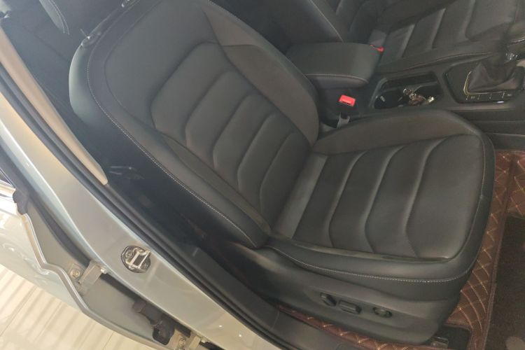 大众 途观L 2019款 改款 330TSI 自动两驱全景舒适版 国VI局部细节41