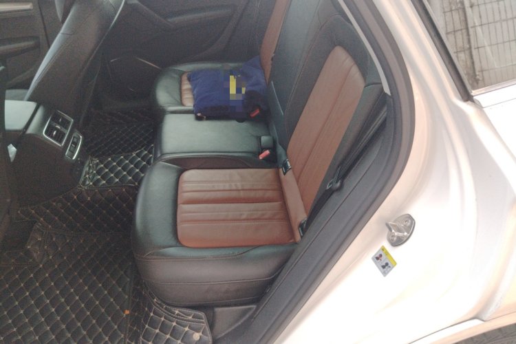 奥迪Q5L 2020款 改款 40 TFSI 荣享时尚型中控内饰21