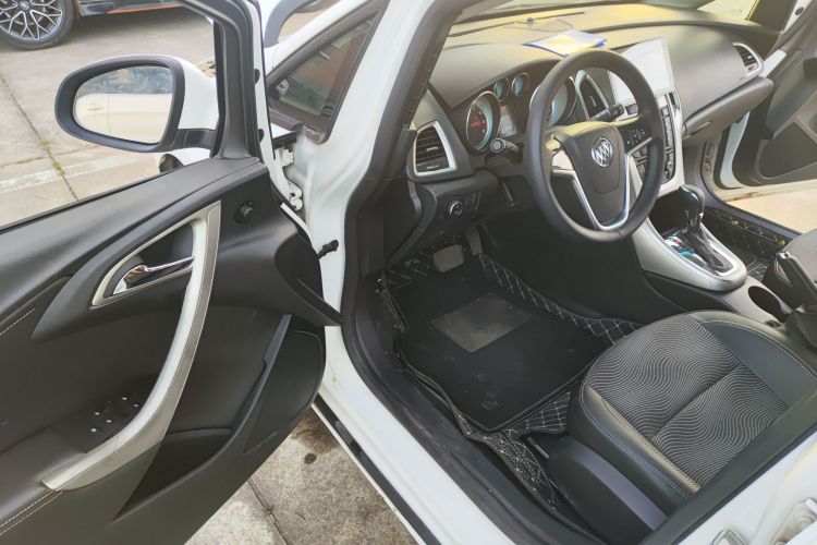 别克 英朗 2014款 XT 1.6L 自动时尚版中控内饰20