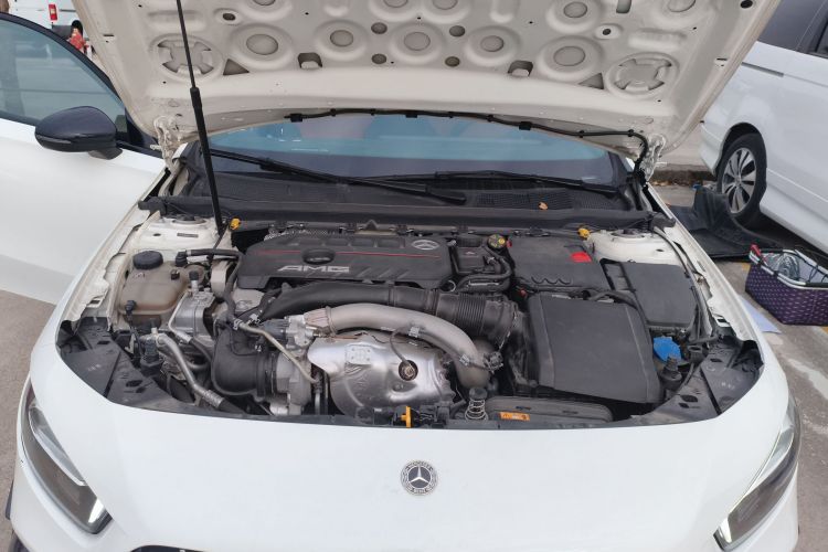 奔驰A级AMG 2022款 AMG A 35 L 4MATIC机舱底盘24