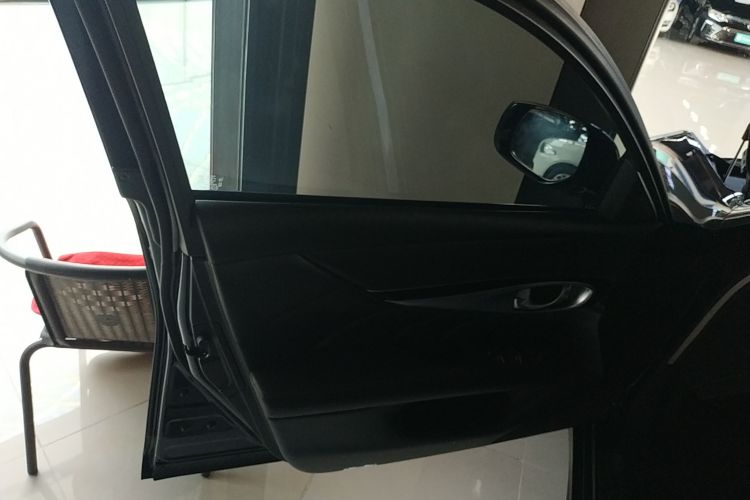 英菲尼迪Q70 2017款 Q70L 2.5L 精英版中控内饰7007